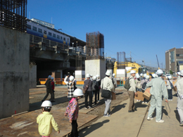連続立体交差事業（えちぜん鉄道）の工事を見学